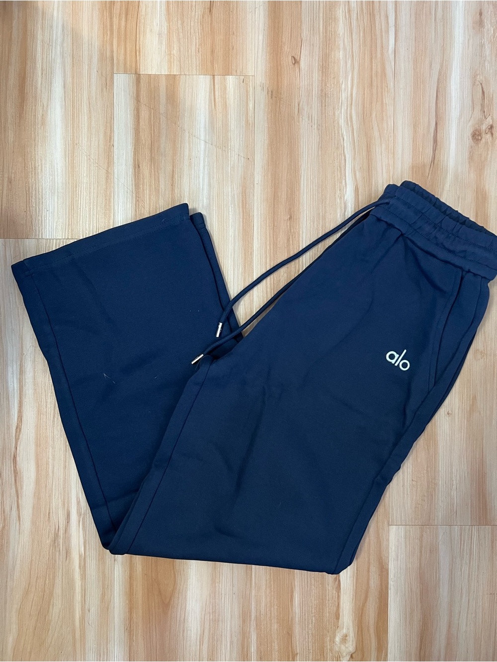ALO Yoga Navy Half-Zip Pullover & Jogger Set - Picture 4 of 5